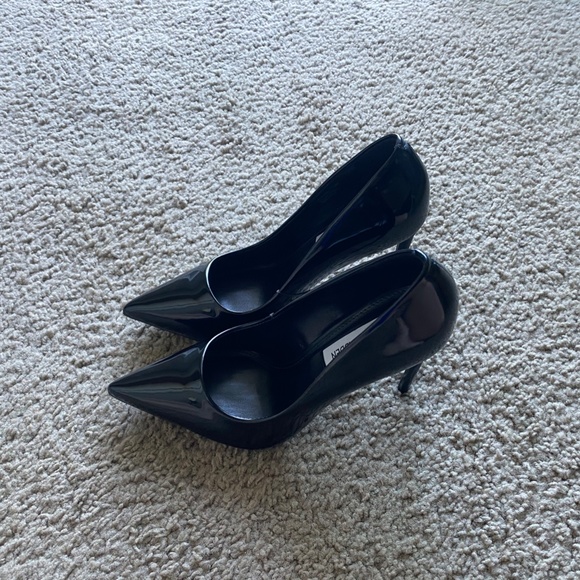 Steve Madden "Vala" Pumps - Picture 4 of 11